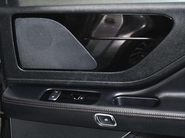 Photo of 2023 Silver Radiance Metallic Clearcoat Lincoln Aviator