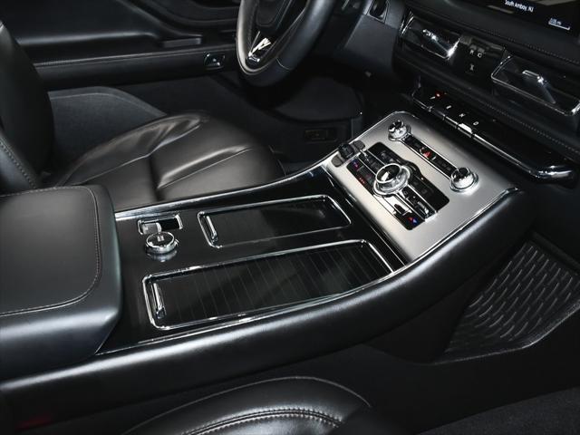 Photo of 2023 Silver Radiance Metallic Clearcoat Lincoln Aviator