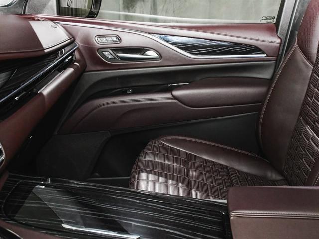 Photo of 2023 Crystal White Tricoat Cadillac Escalade