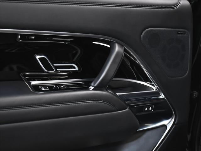 Photo of 2023 Santorini Black Metallic Land Rover Range Rover