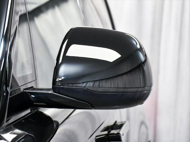 Photo of 2023 Santorini Black Metallic Land Rover Range Rover