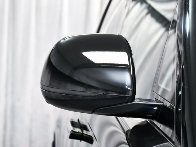 Photo of 2023 Santorini Black Metallic Land Rover Range Rover