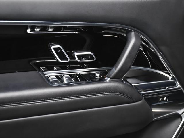 Photo of 2023 Santorini Black Metallic Land Rover Range Rover