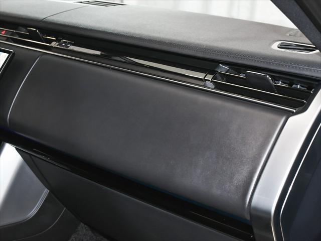 Photo of 2023 Santorini Black Metallic Land Rover Range Rover