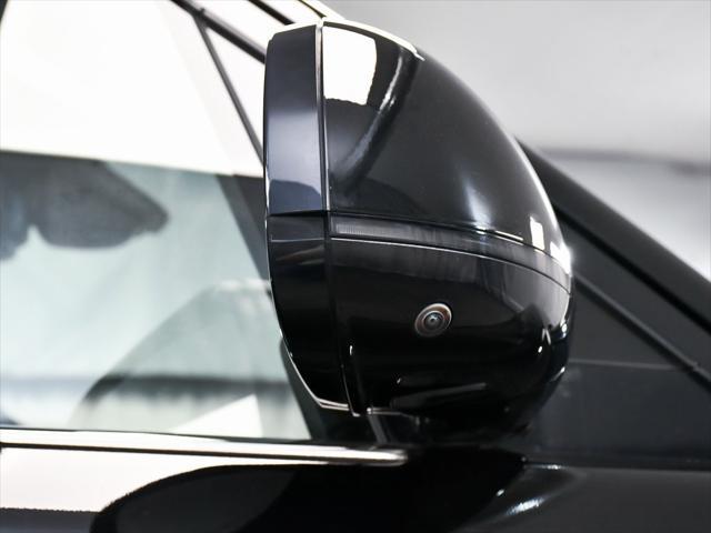 Photo of 2023 Santorini Black Metallic Land Rover Range Rover