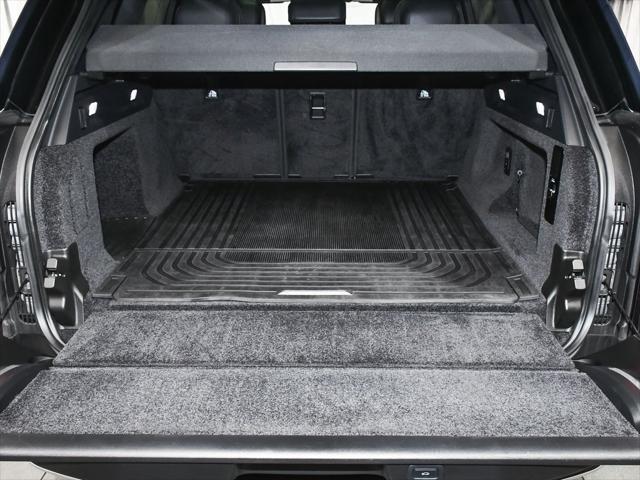 Photo of 2023 Santorini Black Metallic Land Rover Range Rover