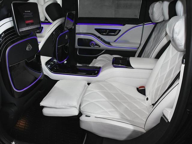 Photo of 2024 Black Mercedes-Benz Maybach S 680