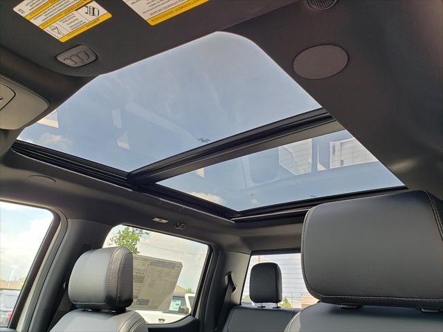 Photo of 2025 STAR WHITE METALLIC TRICOAT Ford F-150
