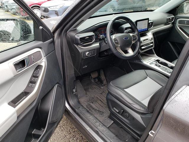 Photo of 2022 CARBONIZED GRAY METALLIC Ford Explorer