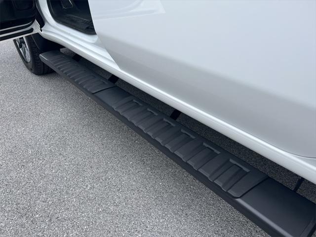 Photo of 2023 Summit White Chevrolet Silverado 2500