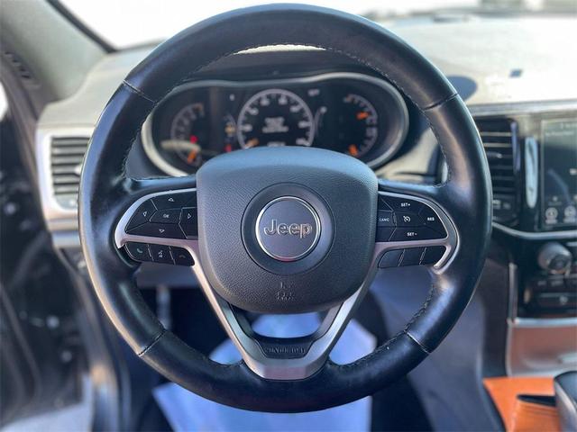 Photo of 2022 Diamond Black Crystal Pearlcoat Jeep Grand Cherokee
