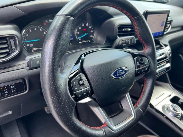 Photo of 2023 Agate Black Metallic Ford Explorer