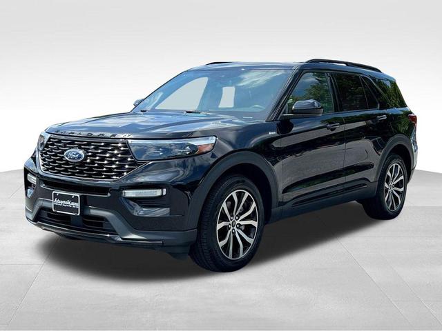Photo of 2023 Agate Black Metallic Ford Explorer
