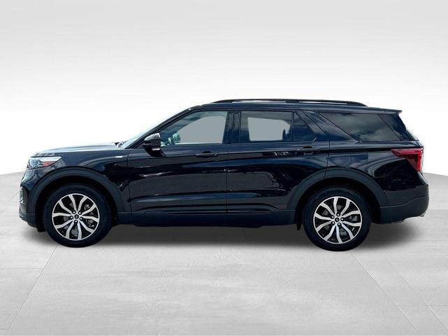 Photo of 2023 Agate Black Metallic Ford Explorer