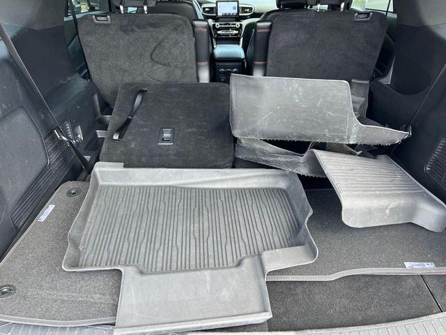 Photo of 2023 Agate Black Metallic Ford Explorer