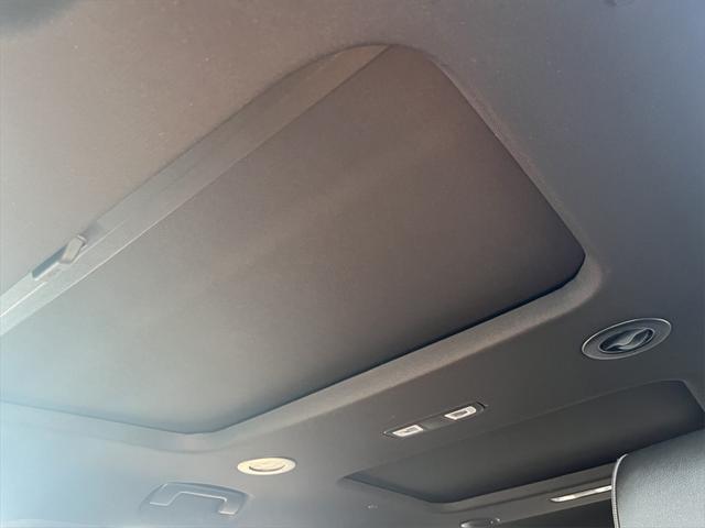 Photo of 2023 Mosaic Black Metallic Chevrolet Traverse