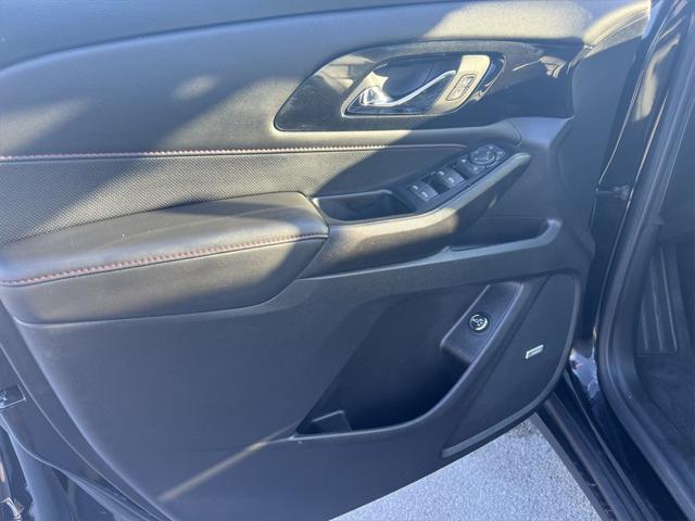 Photo of 2023 Mosaic Black Metallic Chevrolet Traverse