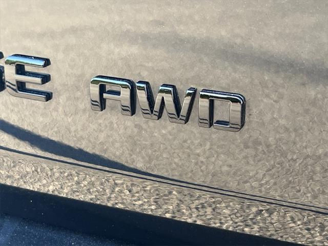 Photo of 2023 Mosaic Black Metallic Chevrolet Traverse