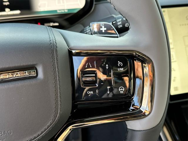 Photo of 2025 Ligurian Black Gloss Land Rover Range Rover Sport