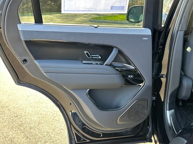 Photo of 2025 Ligurian Black Gloss Land Rover Range Rover Sport