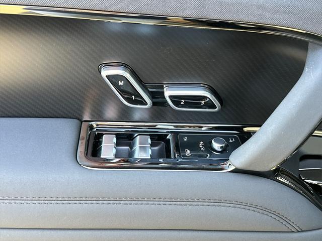 Photo of 2025 Ligurian Black Gloss Land Rover Range Rover Sport