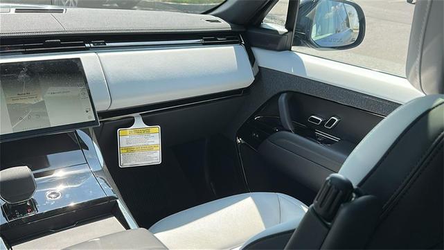 Photo of 2025 Varesine Blue Metallic Land Rover Range Rover Sport