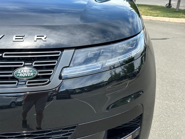 Photo of 2025 Santorini Black Metallic Land Rover Range Rover Sport