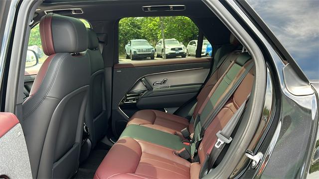 Photo of 2025 Santorini Black Metallic Land Rover Range Rover Sport