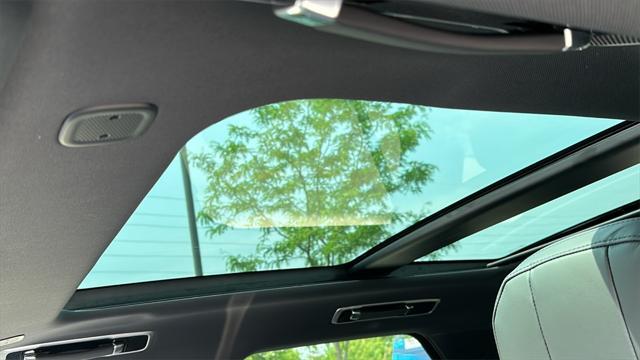 Photo of 2025 Varesine Blue Metallic Land Rover Range Rover Sport