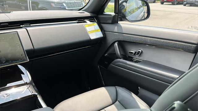 Photo of 2025 Varesine Blue Metallic Land Rover Range Rover Sport