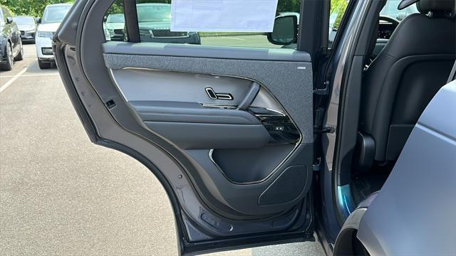 Photo of 2025 Varesine Blue Metallic Land Rover Range Rover Sport