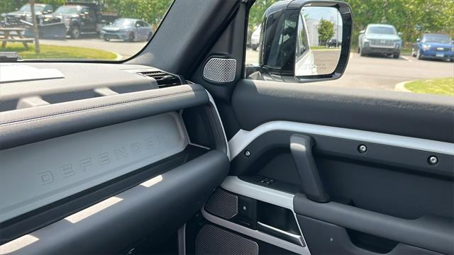 Photo of 2024 Fuji White Land Rover Defender