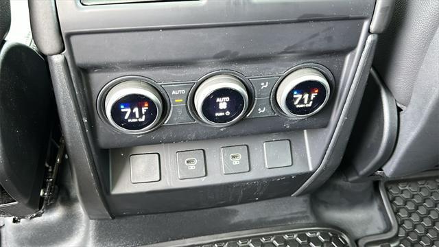 Photo of 2024 Fuji White Land Rover Defender