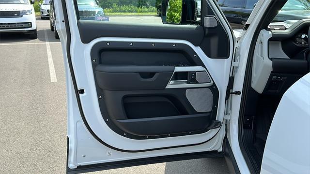 Photo of 2024 Fuji White Land Rover Defender