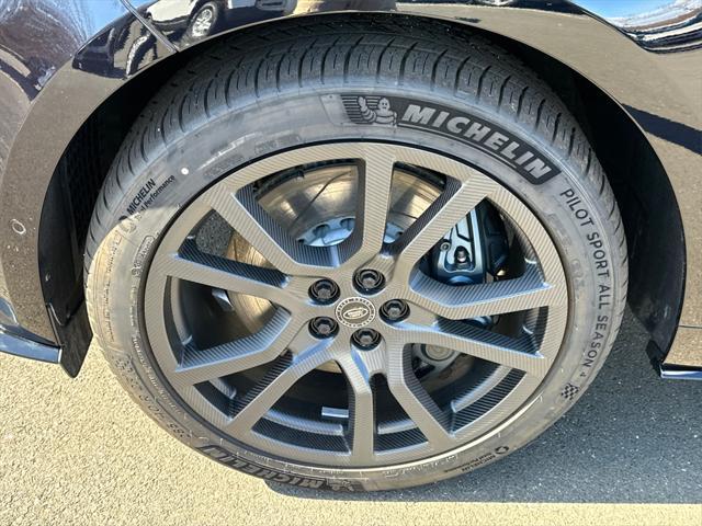 Photo of 2025 Ligurian Black Gloss Land Rover Range Rover Sport