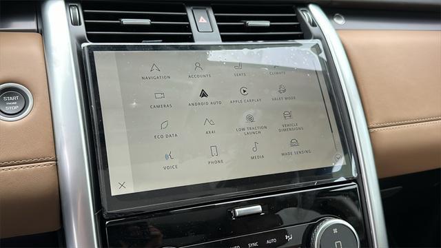 Photo of 2025 Fuji White Land Rover Discovery