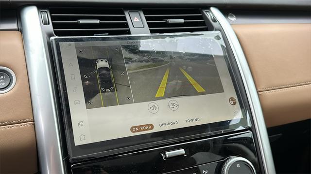 Photo of 2025 Fuji White Land Rover Discovery