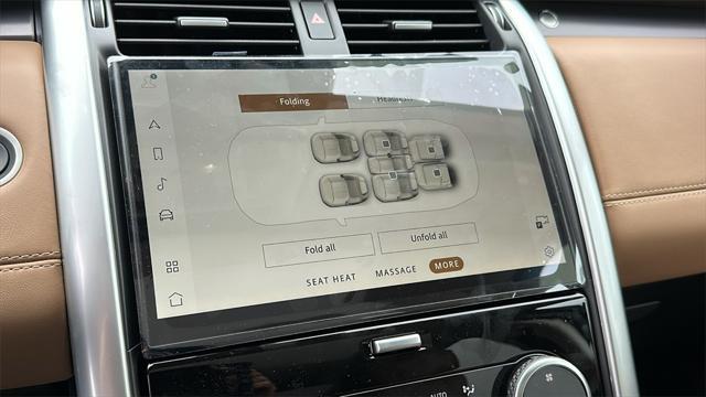 Photo of 2025 Fuji White Land Rover Discovery