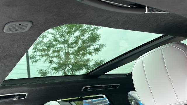 Photo of 2025 Blue Land Rover Range Rover Sport