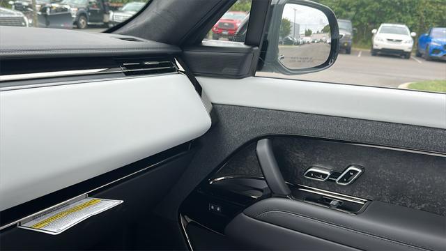 Photo of 2025 Blue Land Rover Range Rover Sport