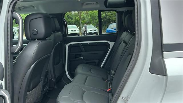 Photo of 2025 Fuji White Land Rover Defender