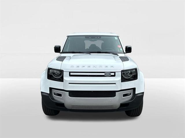 Photo of 2025 Fuji White Land Rover Defender