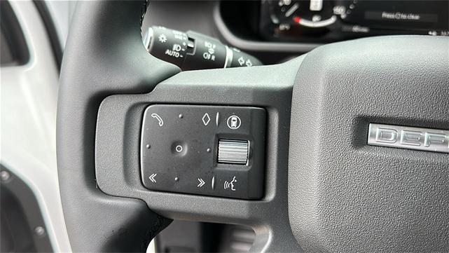 Photo of 2025 Fuji White Land Rover Defender
