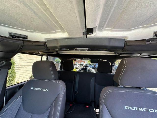 Photo of 2014 Bright White Clearcoat Jeep Wrangler Unlimited