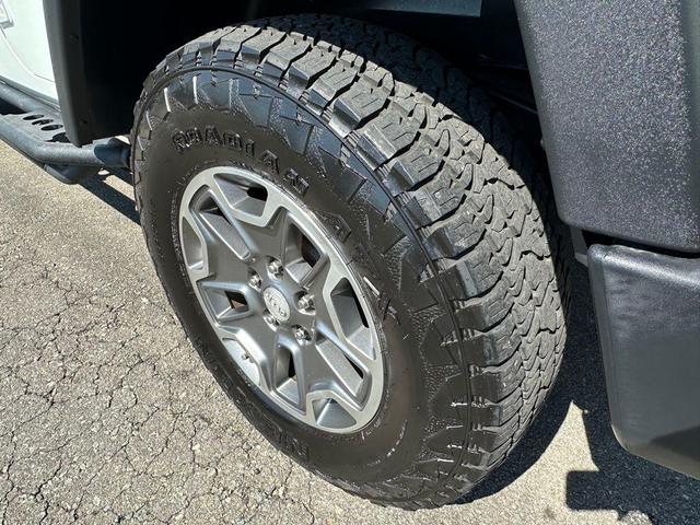 Photo of 2014 Bright White Clearcoat Jeep Wrangler Unlimited