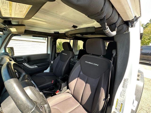Photo of 2014 Bright White Clearcoat Jeep Wrangler Unlimited