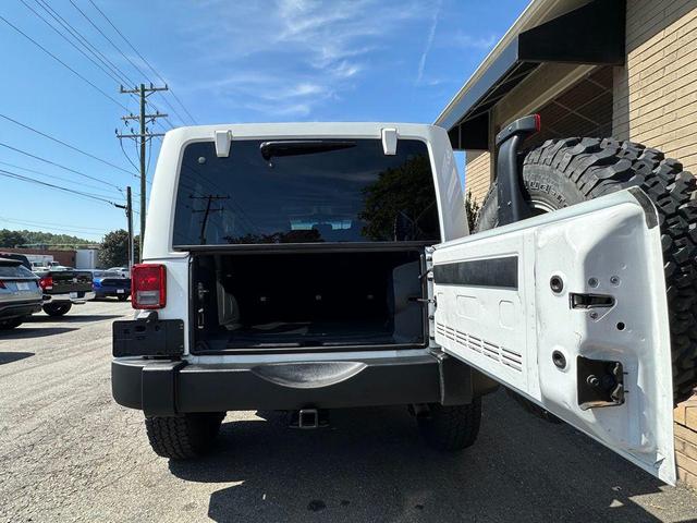 Photo of 2014 Bright White Clearcoat Jeep Wrangler Unlimited
