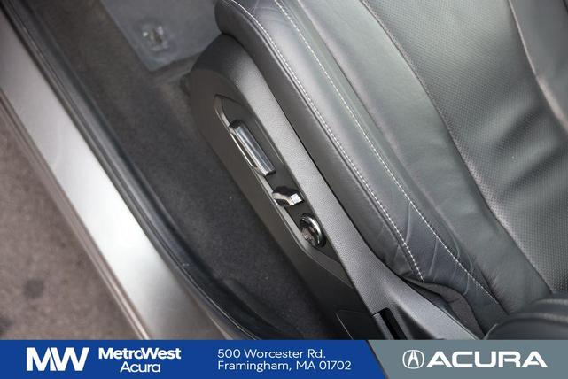 Photo of 2022 Liquid Carbon Metallic Acura MDX