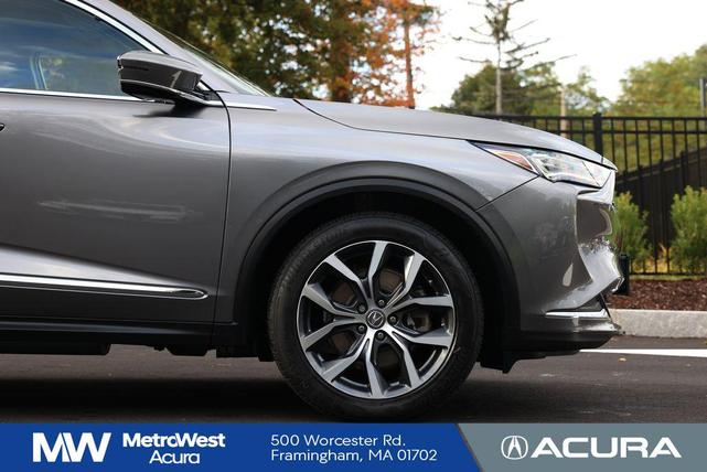 Photo of 2022 Liquid Carbon Metallic Acura MDX
