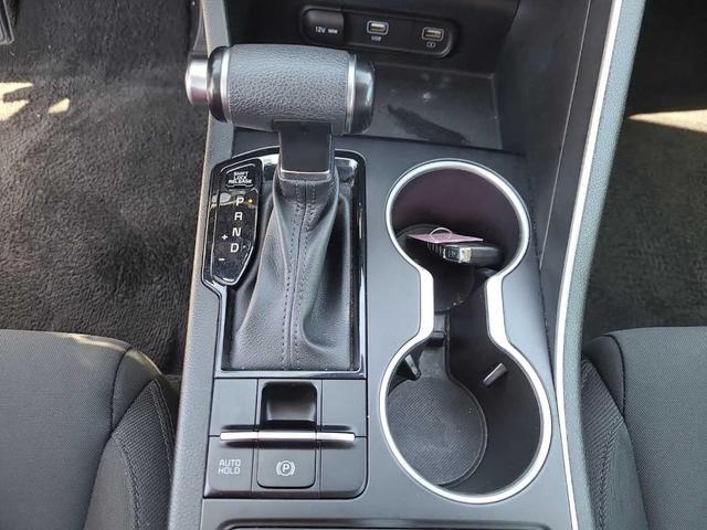 Photo of 2023 Glacial White Pearl Kia K5